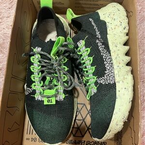 Nike Space Hippie 01 Sneakers